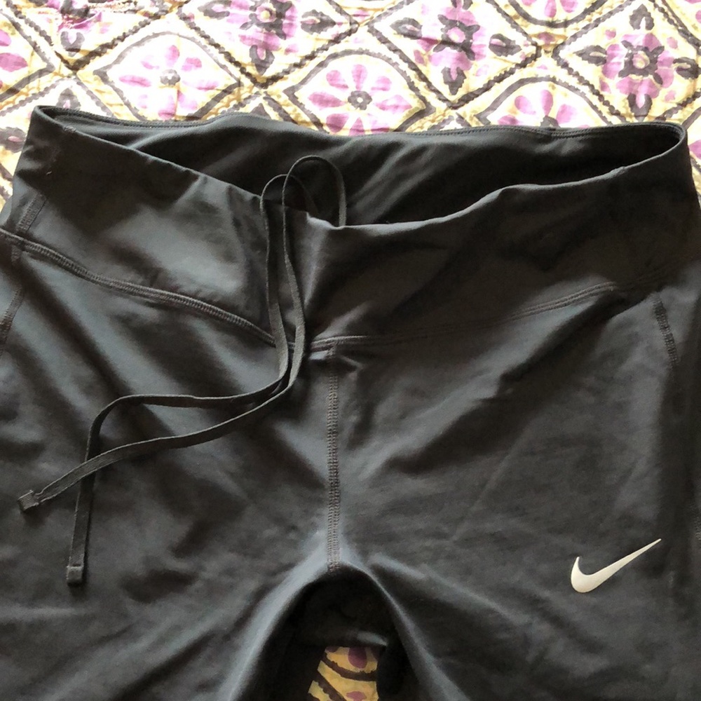 Nike running pants/capris - Picture 2 of 9